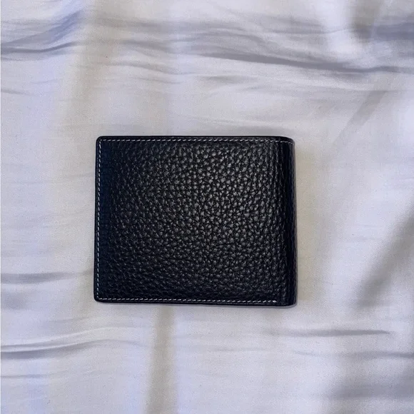 Gucci Textured Black Leather Wallet